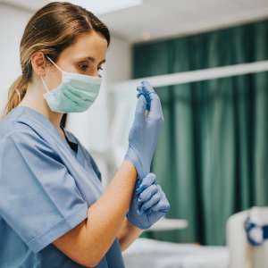 Pros and Cons of Nurses Working 12-Hour Shifts
