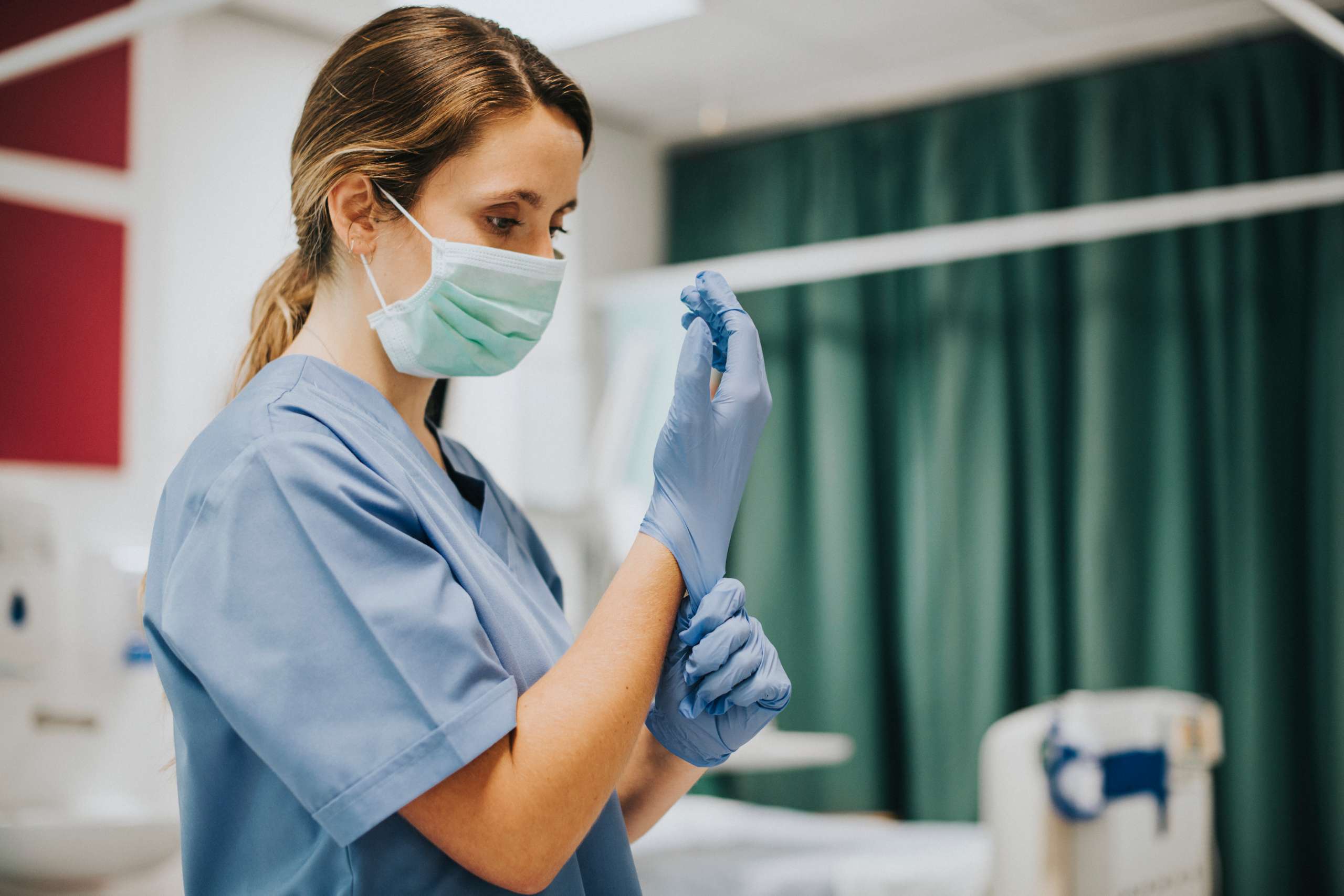 Pros and Cons of Nurses Working 12-Hour Shifts