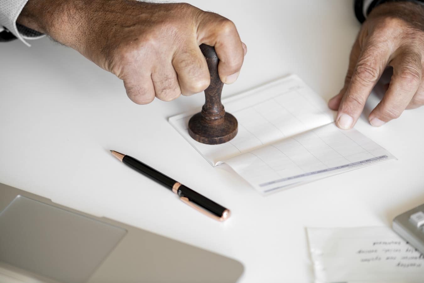Notary Bond vs Errors and Omissions Insurance: What’s the Difference?