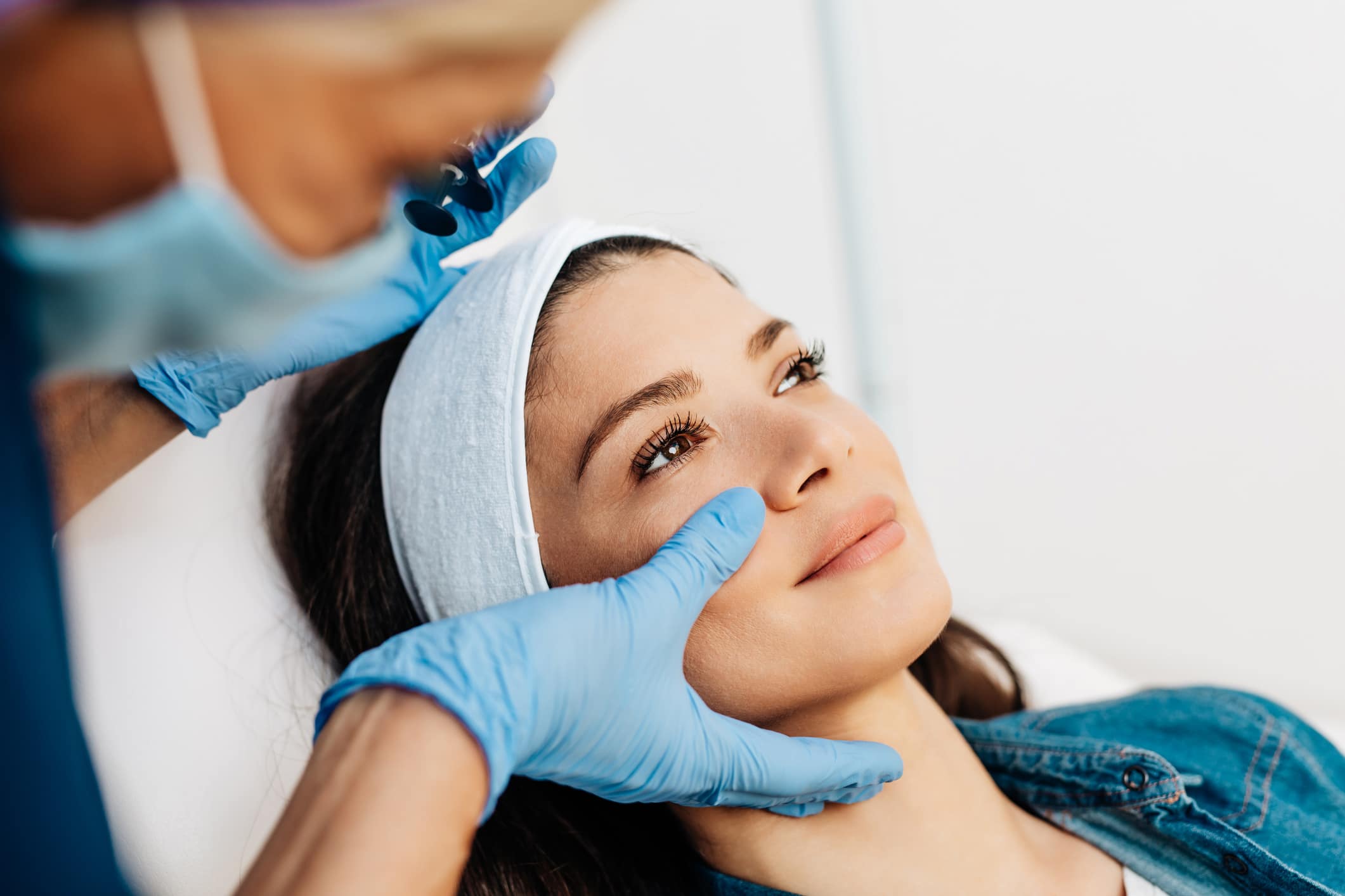 Pros and Cons of Being an Esthetician